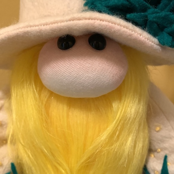 Charming Sir Dandelion Yellow and Green Gnome Figurine - Picture 5 of 9